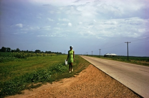 Untitled (near Minter City and Glendora, Mississippi), 1970. Dye-transfer print, 20 x 24 in. Edition of 15. Memphis Brooks Museum of Art, © Eggleston Artistic Trust.